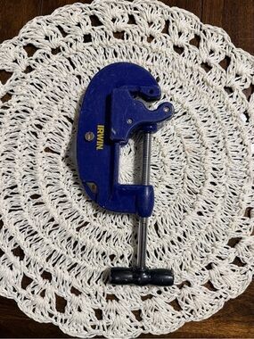 Irwin 5/8" to 2-1/8" Copper, Brass,& Aluminum Tube Cutter